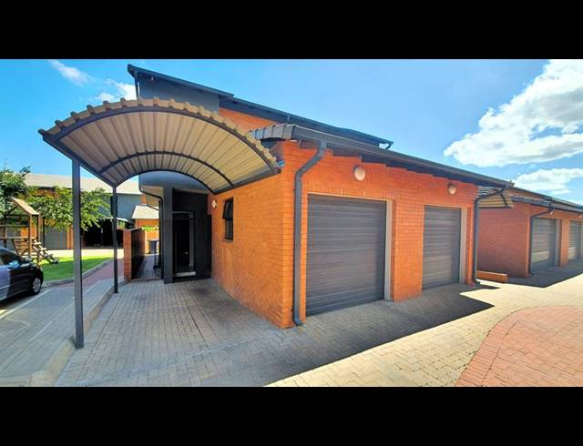 2 BEDROOM TOWNHOUSE FOR SALE IN MONTANA